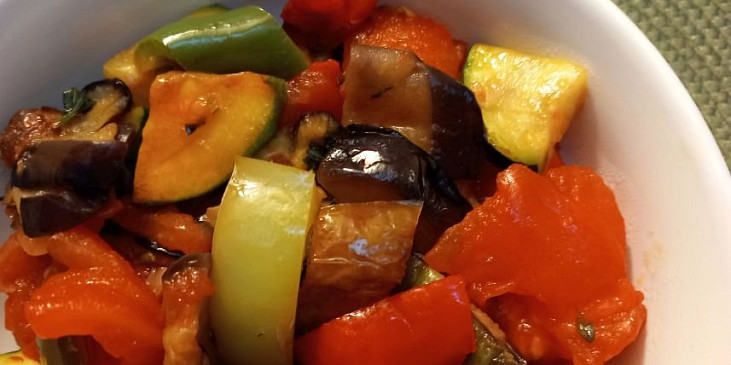 Restovaná zelenina jako ratatouille po našem