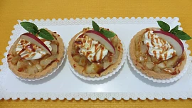 Tartaletky s jablíčky a karamelem