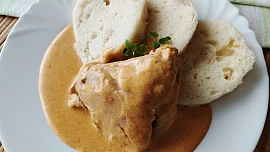 Cuketová omáčka se smetanou