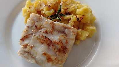 Rybí filé na másle a česneku