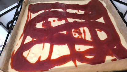 Rychlý švestkový koláč, těsto s omáčkou ze švestek