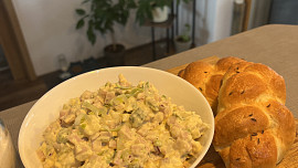 Hermelínový salát se šunkou