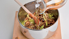 Houbové ragú s těstovinami