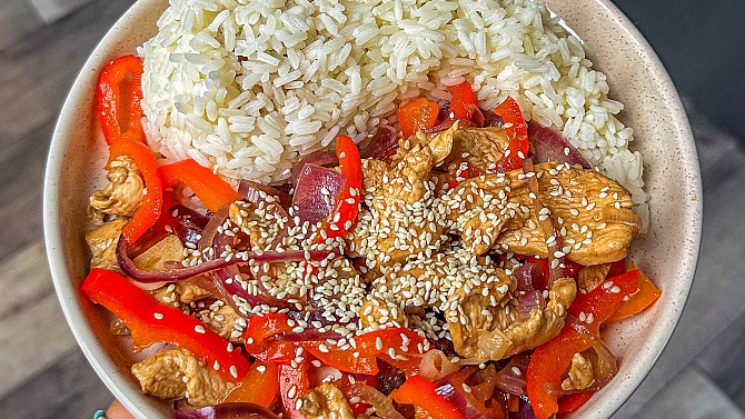 Kuřecí stir-fry s rýží