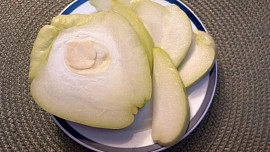 Salát s křehkým čerstvým čajotem