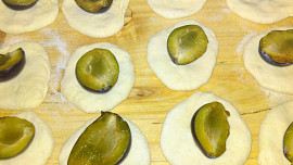 Tvarohové knedlíky se švestkami