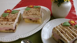 Bruselské řezy s pudinkem a šlehačkou