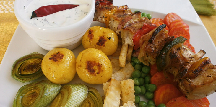Grilované rybí souvlaki
