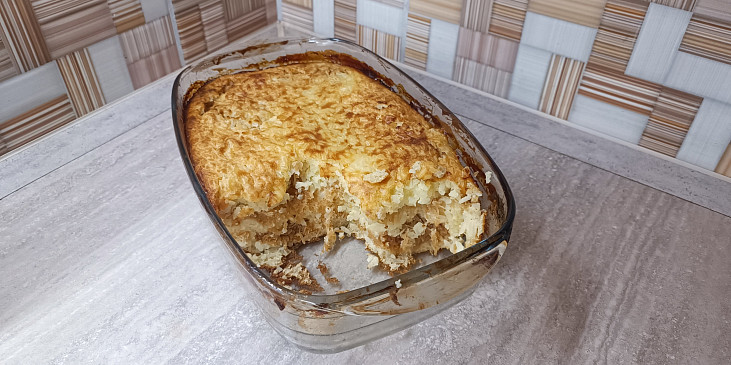 Rýžový nákyp (Rýžový nákyp s jablky.)