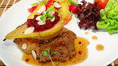 Vepřový steak s hruškou