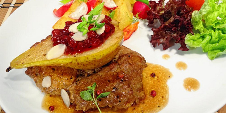Vepřový steak s hruškou