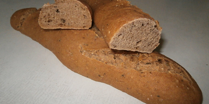 Celozrnné špaldové bagety se sušenými rajčaty