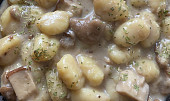 Gnocchi s čerstvými houbami a smetanou