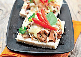 Houbové toasty