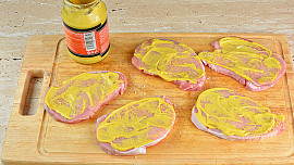 Vepřové plátky na hořčici a houbách