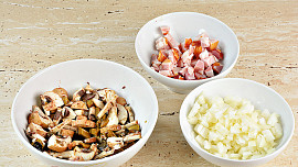 Vepřové plátky na hořčici a houbách