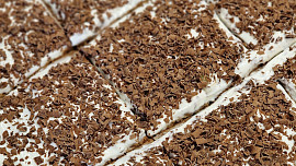 Cuketové řezy s malinami