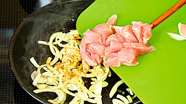 Dýně na karí s kuřecím masem