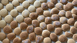 Jablkové řezy z listového těsta