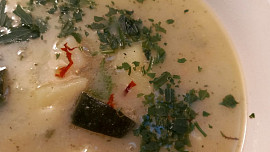 Cuketovo-kedlubnová polévka