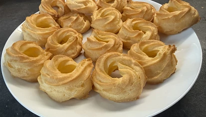 Jednoduché věnečky z odpalovaného těsta