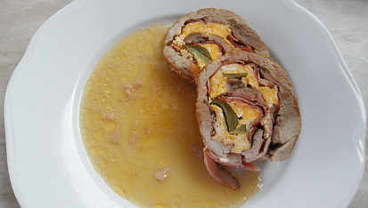 Krůtí roláda s okurkou, Krůtí roláda s okurkou