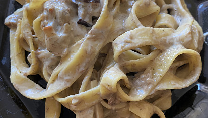 Tagliatelle s čerstvými houbami a smetanou