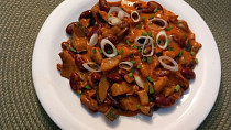 Fazolový stroganoff se žampiony a cuketou