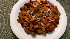 Fazolový stroganoff se žampiony a cuketou