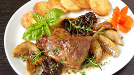 Kachna s medem a jablky