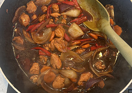 “Kung Pao” s kuřecím masem a zeleninou
