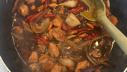 “Kung Pao” s kuřecím masem a zeleninou
