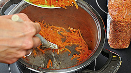 Mrkvovo-čočková polévka