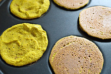 Pečení placiček na palačinkovači