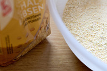 Hrachová mouka z půleného suchého hrachu