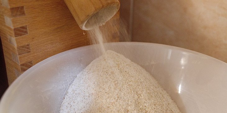 Pohankové placičky (Mletí pohankové mouky)