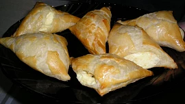 Šátečky z listového těsta plněné tvarohem