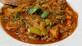 Výborný guláš z hlívy