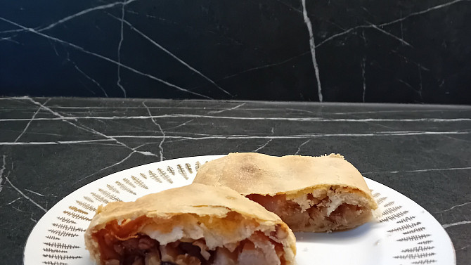 Závin tažený jablečný Závin tažený jablečný