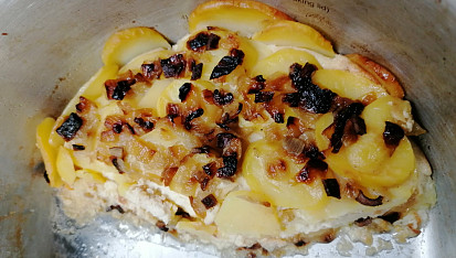 Brambory zapečené s tvarohem, Pečené v Remosce Dua 2 l cca 25 minut