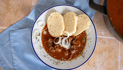 Hospodský guláš podle ČSN