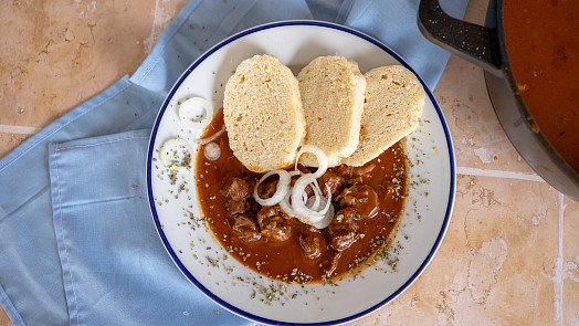 Hospodský guláš podle ČSN