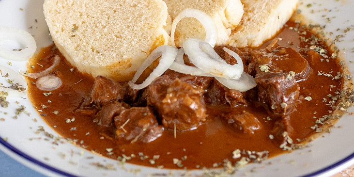 Hospodský guláš podle ČSN