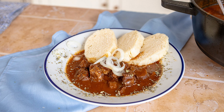 Hospodský guláš podle ČSN