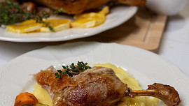 Lahůdková kachna na pomerančích