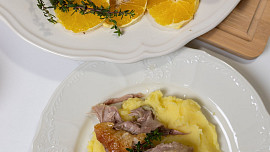 Lahůdková kachna na pomerančích