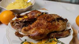 Lahůdková kachna na pomerančích