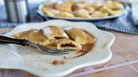 Povidlové taštičky z bramborového těsta podle ČSN