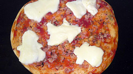 Strašidelná pizza Strašidelná pizza