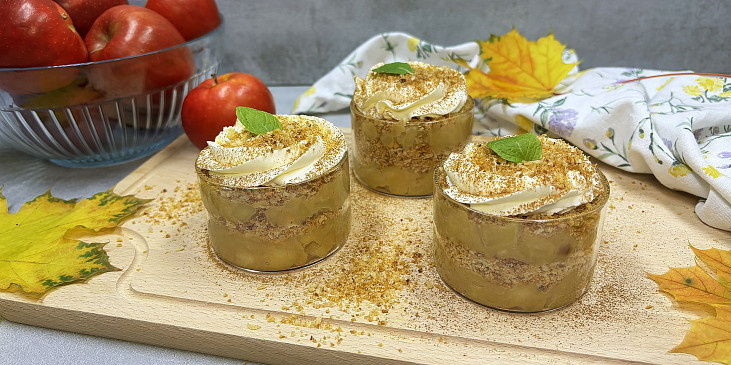 Aeblekage - dánský jablečný dezert